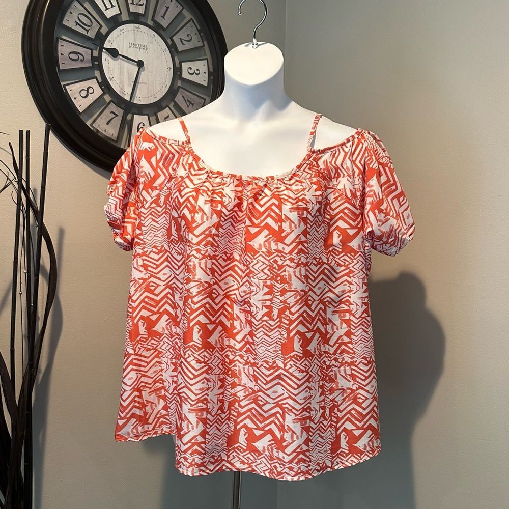 NWOT Pink Dot - Peekaboo Shouldered Blouse Coral and White Design Size 3x